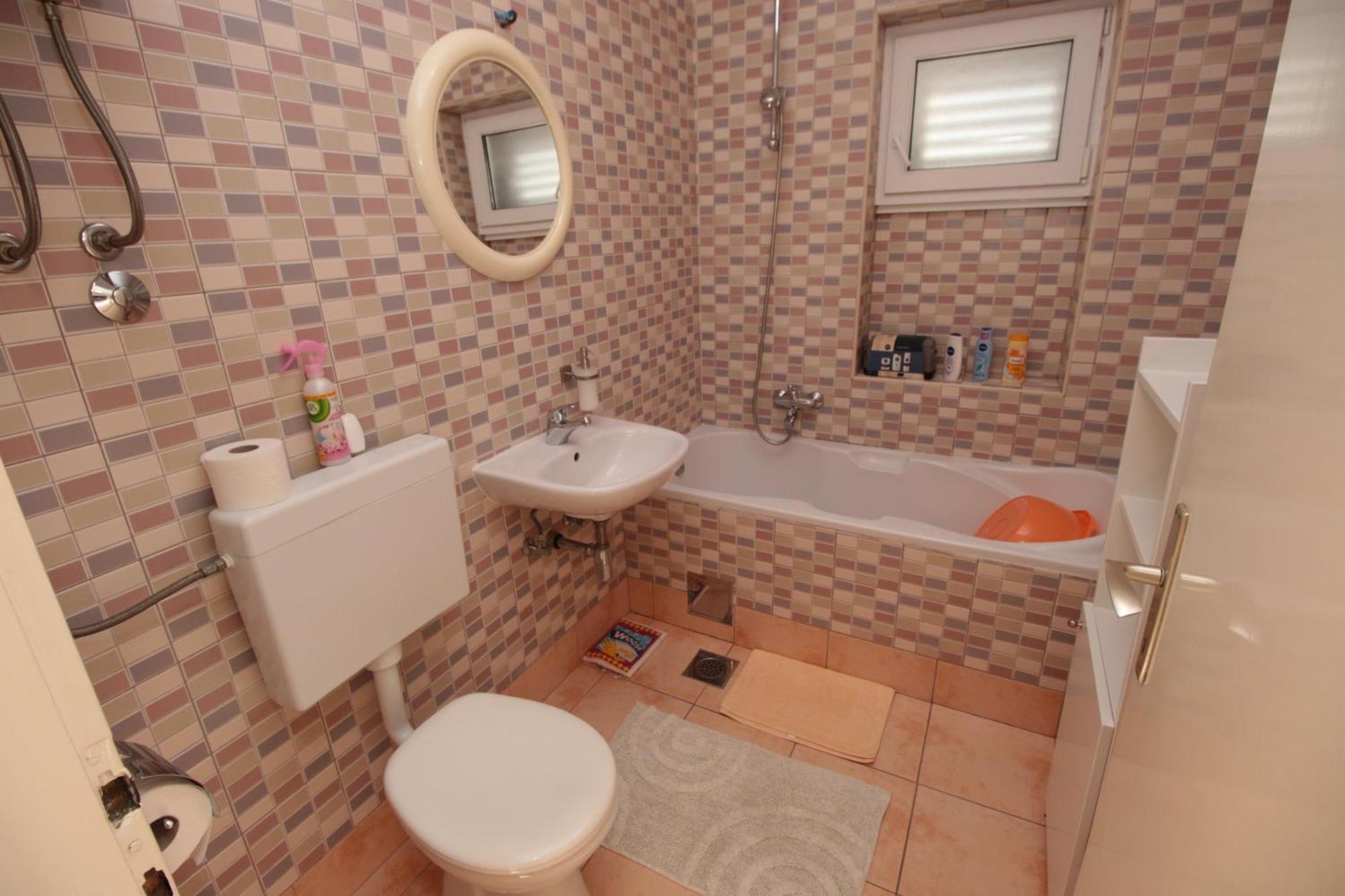Apartmani Damir Livajic โอมิช ภายนอก รูปภาพ